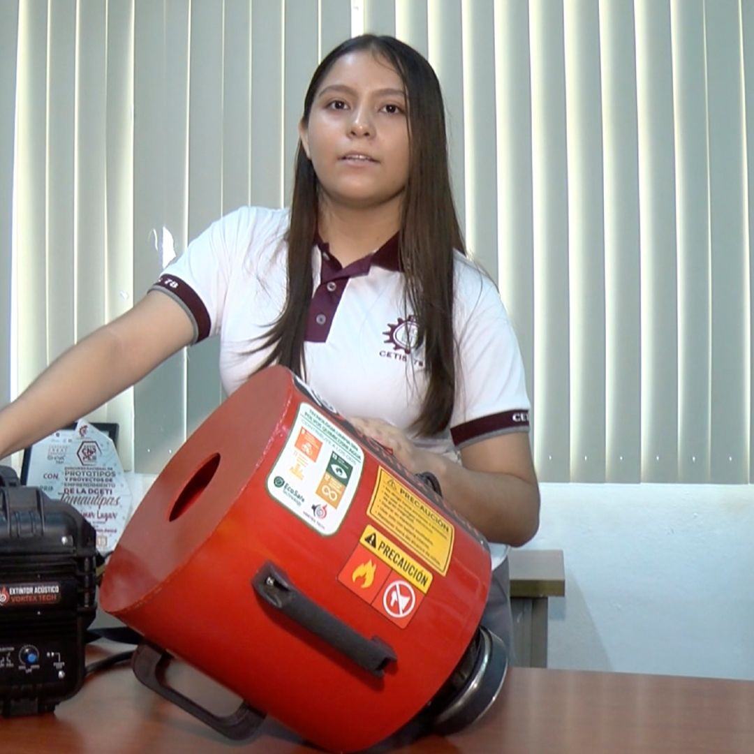 La mexicana Ángela Karime gana oro con un extintor que apaga pequeñas llamas con sonido